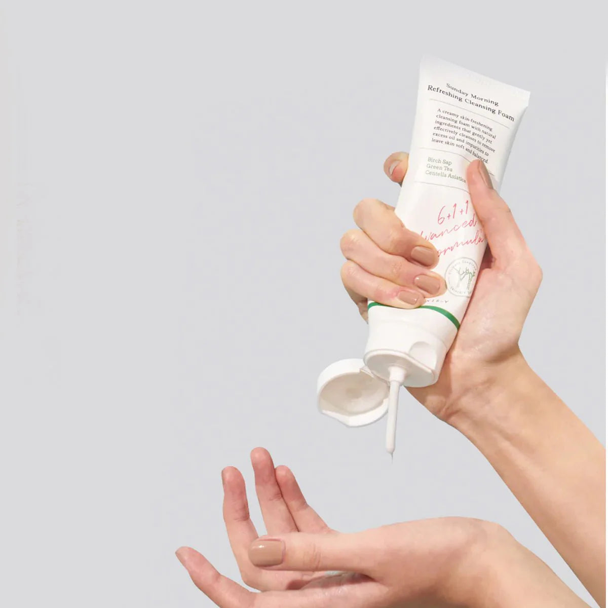 Putojantis veido prausiklis "Sunday Morning Refreshing Cleansing Foam", 120 ml